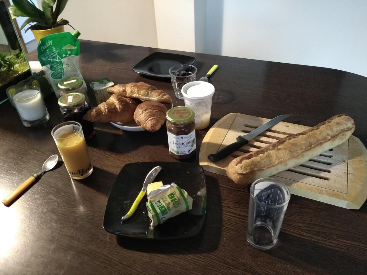 A La Campagne, Au Calme Bed & Breakfast Monterolier Bagian luar foto